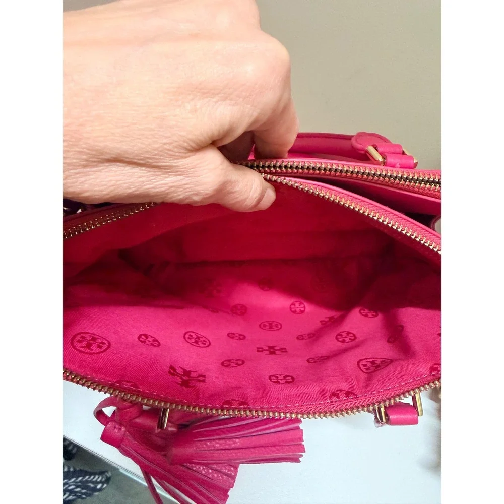 Tory Burch Thea Satchel in Pink Logo